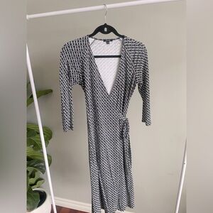 Jacob 3/4 sleeve wrap dress navy pattern Size 3-4